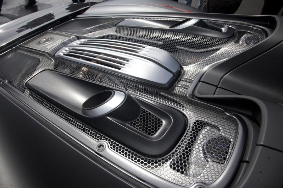  Porsche 918 Spyder 2015 года  (фото 2 из 32)